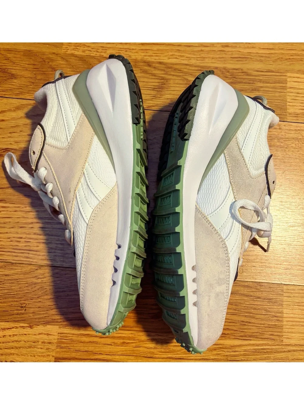 Gently Used- Reebok Women's Drive Sneakers- Size 8.5
